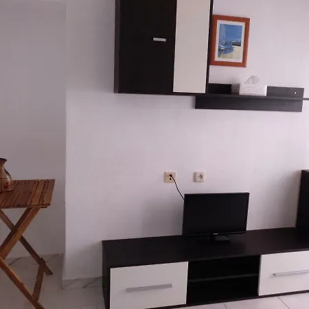 Marvelous Flat Next To The Beach